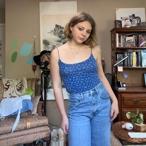 Soft blue floral cropped tank top